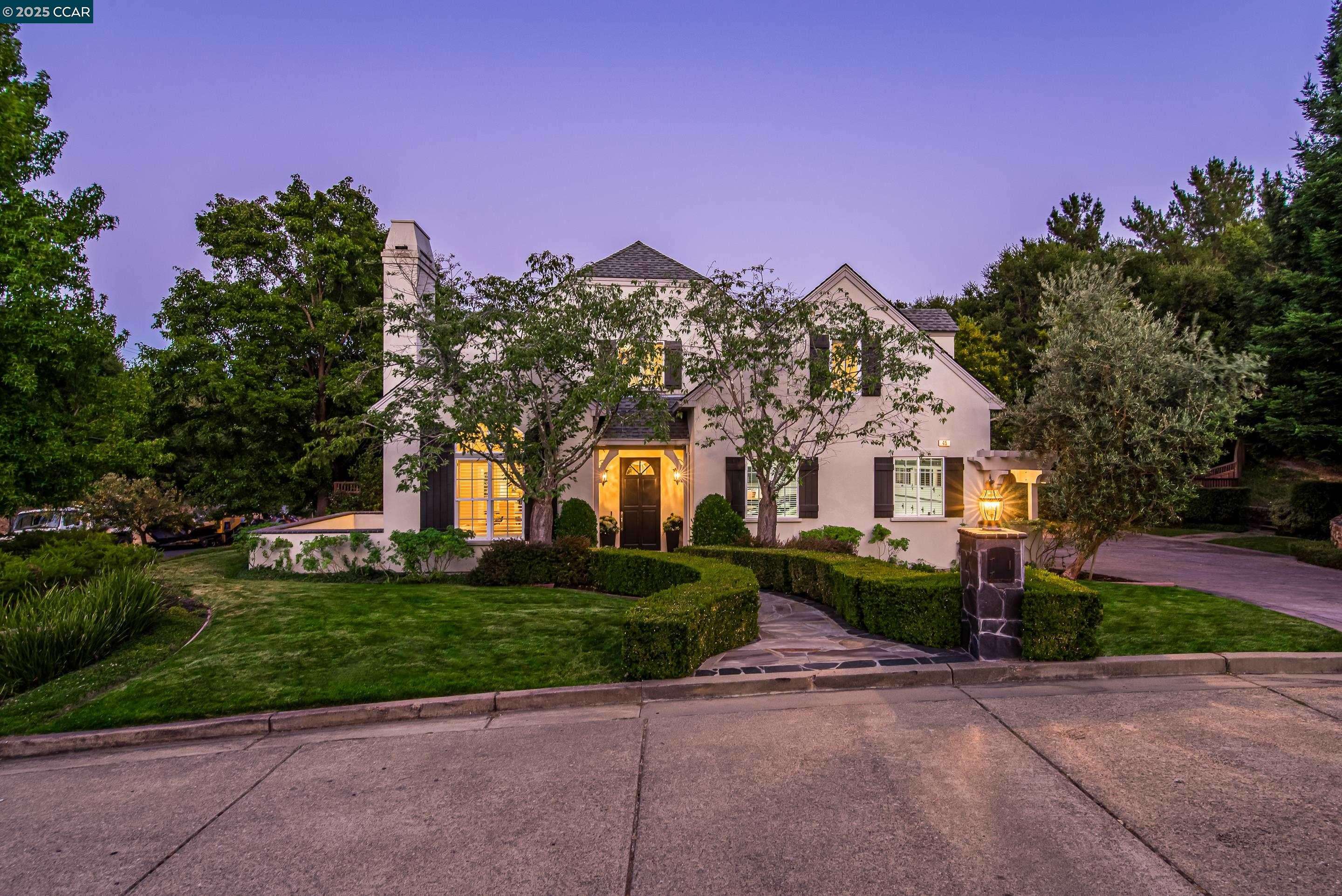 45 Laird Dr, Moraga, CA 94556