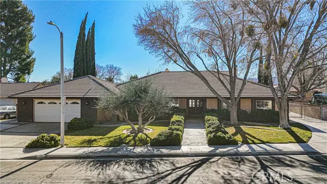 2636 Brentwood DR, Lancaster, CA 93536