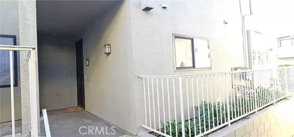 Huntington Beach, CA 92647,17722 Sergio CIR 103