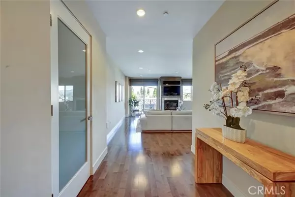 Studio City, CA 91604,11023 Fruitland DR 304