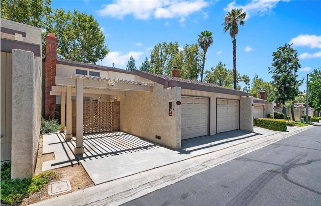 804 Daffodil DR, Riverside, CA 92507