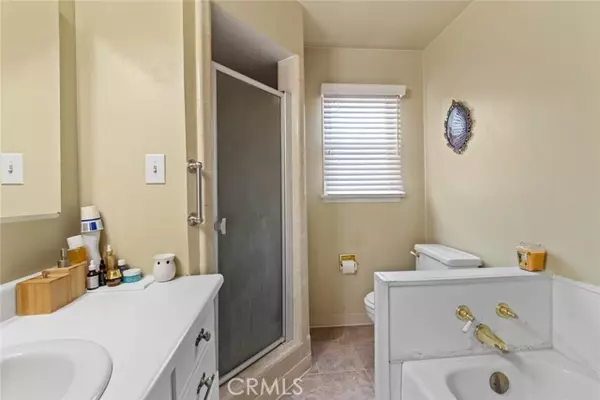 1237 W Avenue J, Lancaster, CA 93534