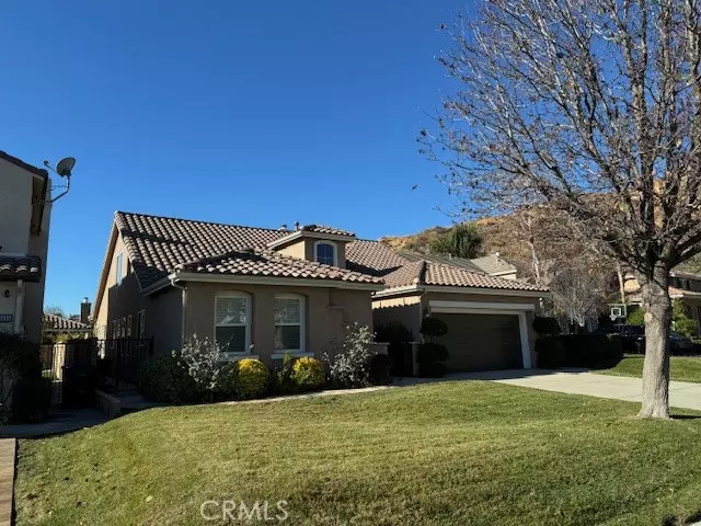 28611 Gabrial PL, Saugus, CA 91390