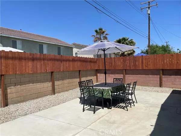 1575 W Avenue H8, Lancaster, CA 93534