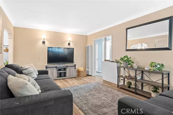 Compton, CA 90221,1404 S Poinsettia AVE