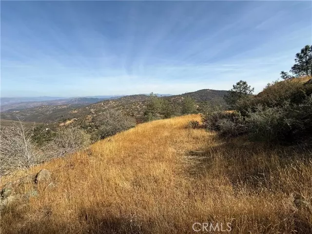 5847 W Whitlock RD, Mariposa, CA 95338