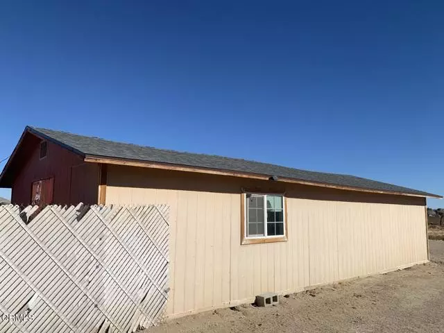 10015 Custer AVE, Lucerne Valley, CA 92356