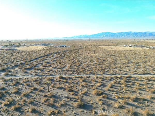 4265 Mojave Dr, Phelan, CA 92371