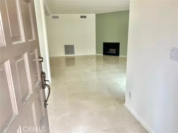 Woodland Hills, CA 91367,21500 Califa ST 135