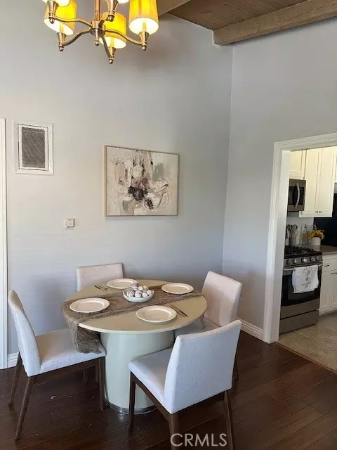 Venice, CA 90292,3315 Strongs DR B