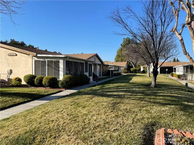 26767 Whispering Leaves DR B, Newhall, CA 91321