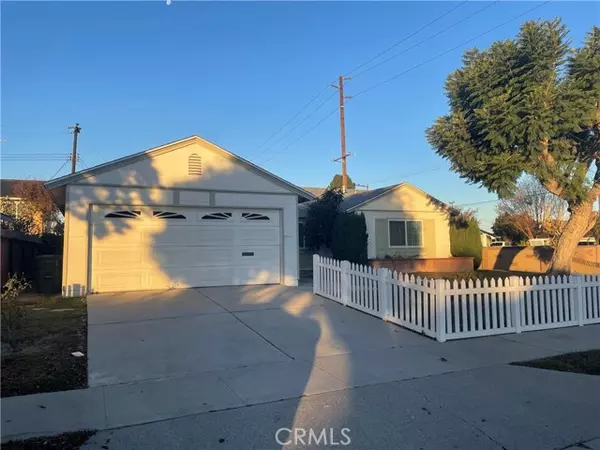 15501 Mayflower LN, Huntington Beach, CA 92647