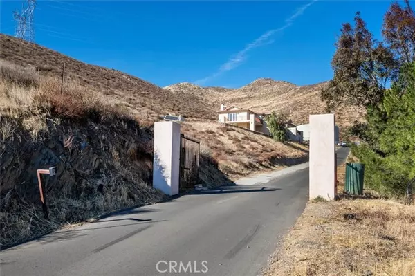 Agua Dulce, CA 91390,9455 Hierba RD