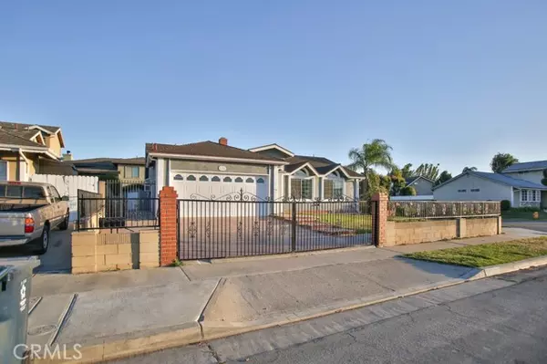 Huntington Beach, CA 92649,17252 Apel LN