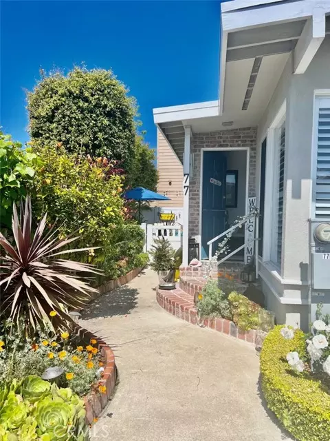 Newport Beach, CA 92660,77 Yorktown