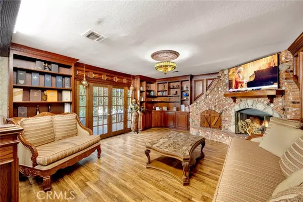 Newhall, CA 91321,21161 Placerita Canyon RD