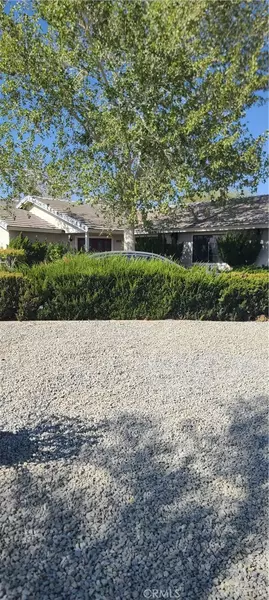 26739 Stirrup LN, Helendale, CA 92342