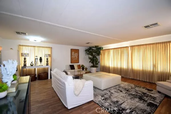 Yucca Valley, CA 92284,7425 Church ST 10