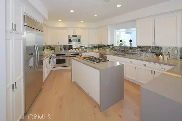 Los Angeles, CA 90069,1664 Sunset Plaza DR