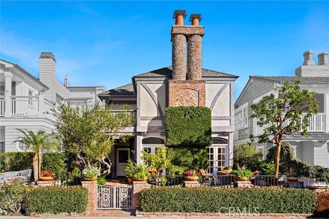316 Diamond AVE, Newport Beach, CA 92662