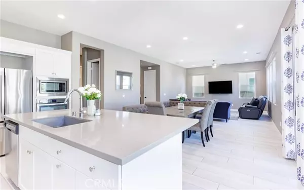Saugus, CA 91350,20512 Starling CT