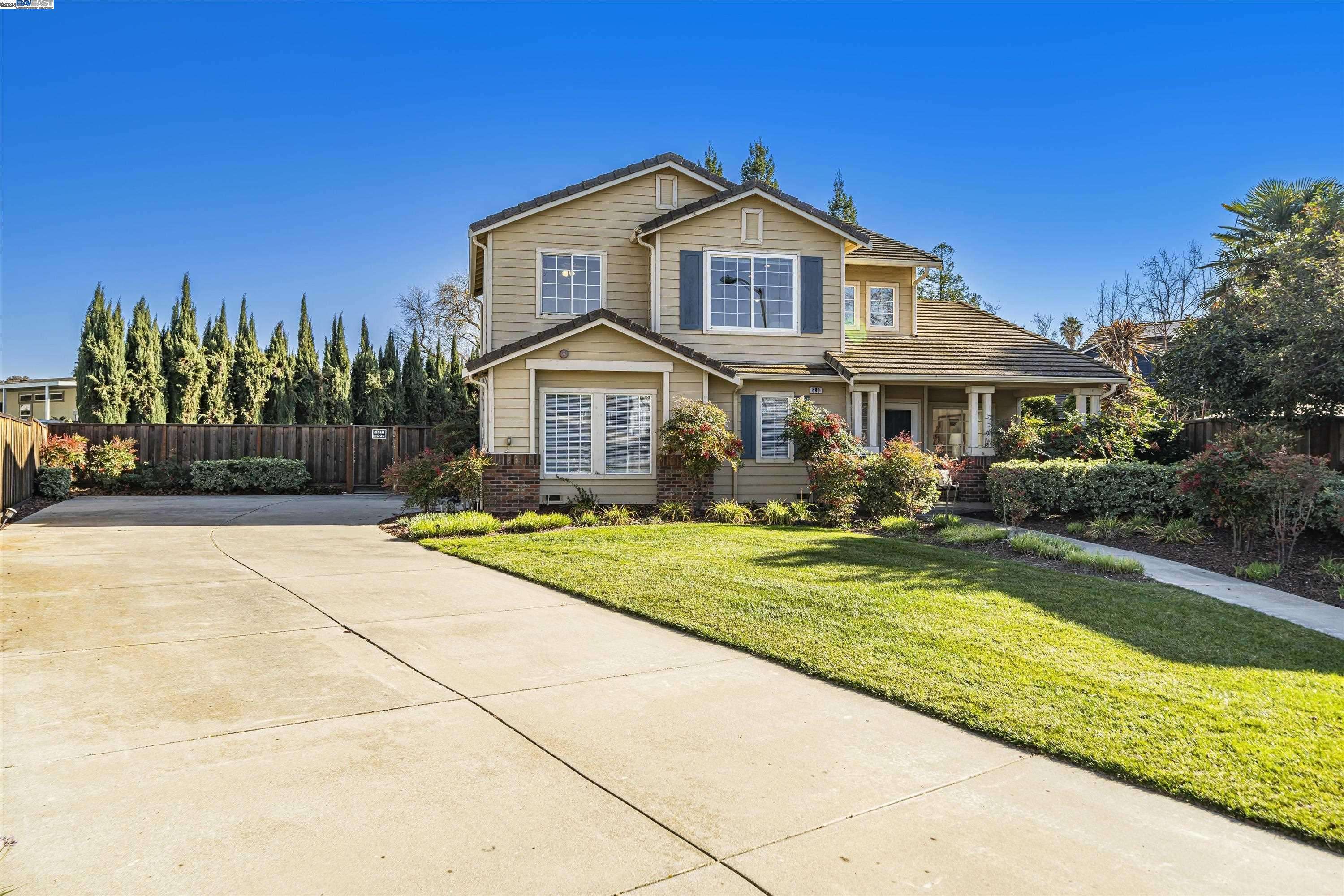690 Saddleback Cir, Livermore, CA 94551
