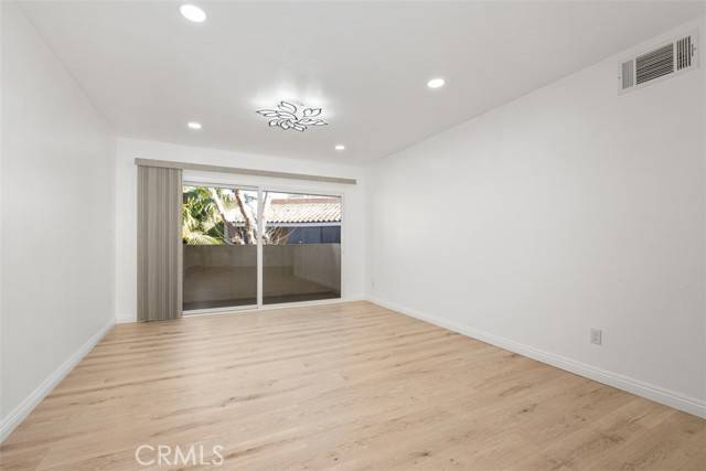Santa Ana, CA 92707,1101 W Macarthur BLD 304