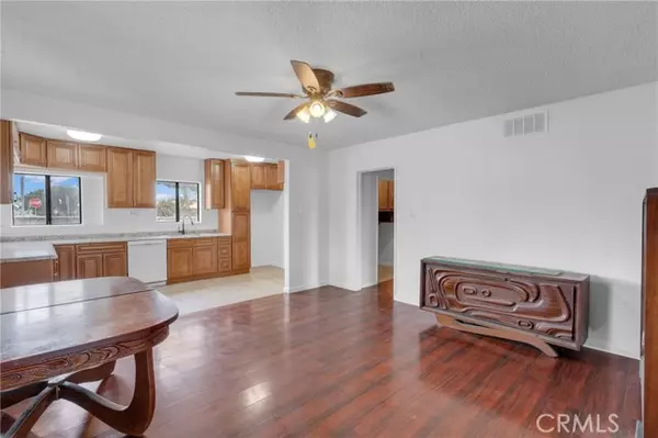 Los Angeles, CA 90044,1002 W 124th ST