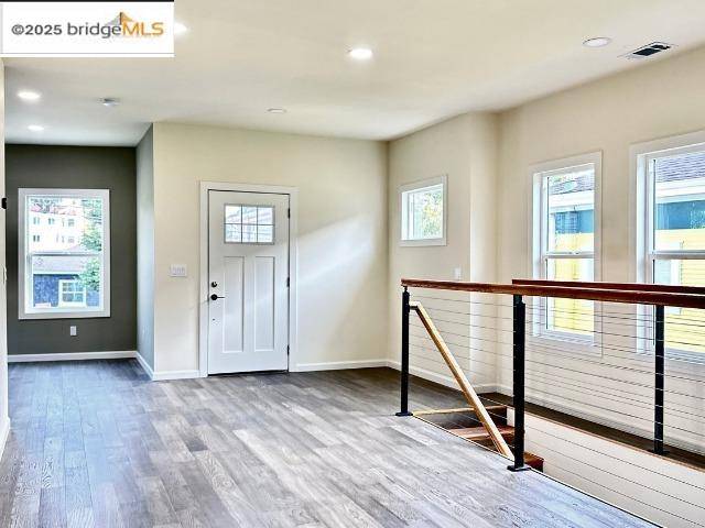 Oakland, CA 94609,557 63rd ST