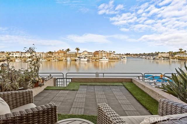 17124 Bluewater LN, Huntington Beach, CA 92649