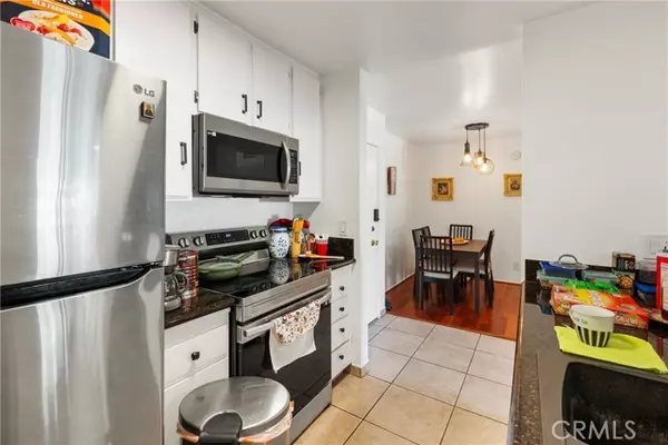 Encino, CA 91316,5460 White Oak AVE E209