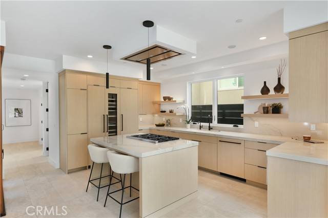 Corona Del Mar, CA 92625,602 Iris AVE