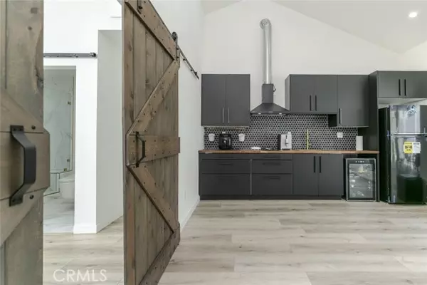 Panorama City, CA 91402,8813 Katherine AVE