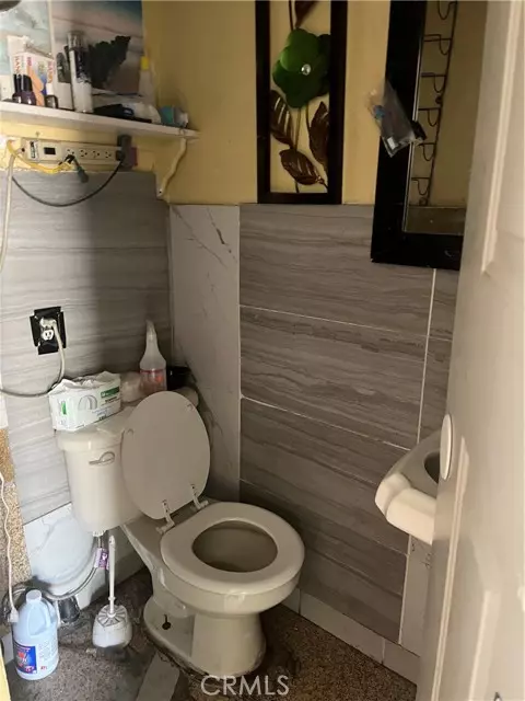 Los Angeles, CA 90039,4123 Chevy Chase DR