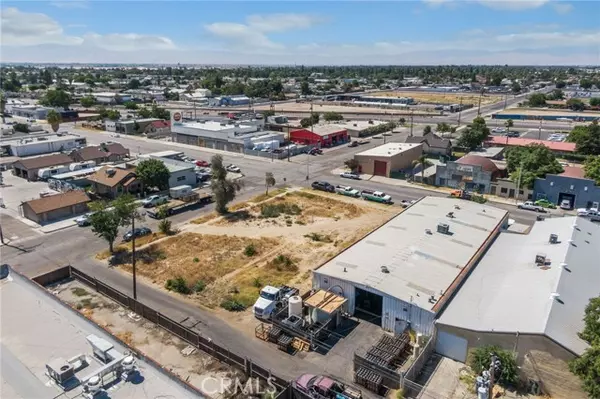 Bakersfield, CA 93305,426 E 18th ST