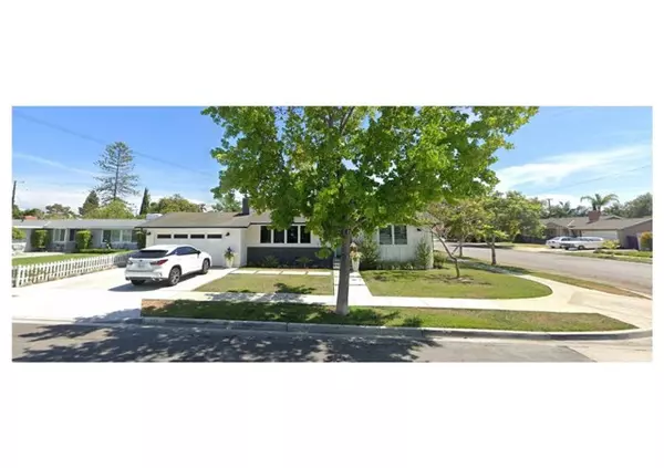 359 Nassau RD A, Costa Mesa, CA 92626