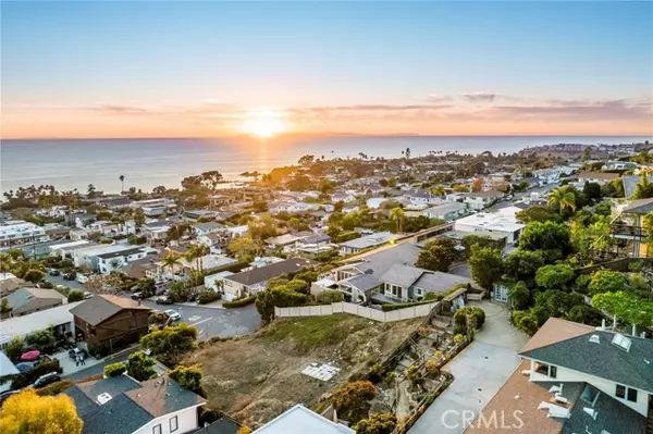 Laguna Beach, CA 92651,990 Hillcrest DR