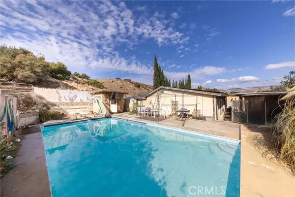 Sunland, CA 91040,9701 Wheatland AVE
