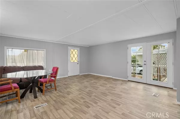 San Jacinto, CA 92583,21100 State ST 330