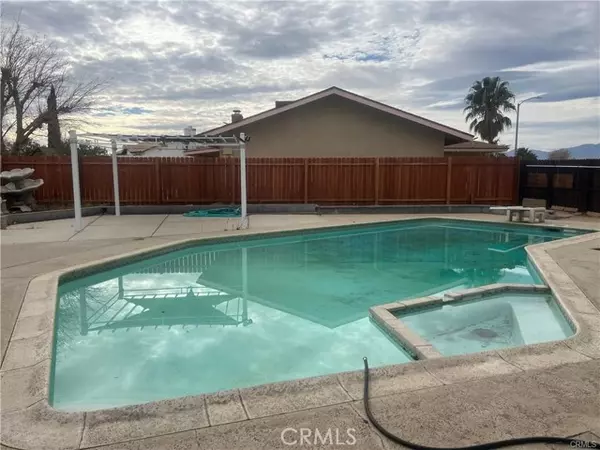 16037 Arroyo DR, Victorville, CA 92395