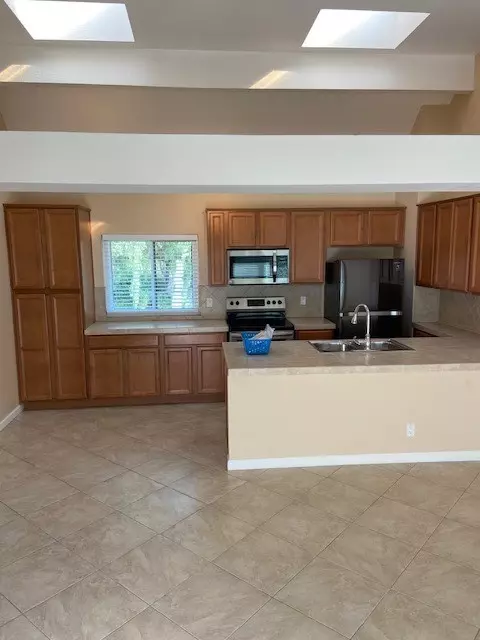 Laguna Niguel, CA 92677,121 Pearl