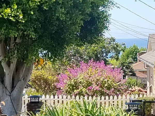 Laguna Beach, CA 92651,656 Thalia ST