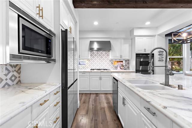 Huntington Beach, CA 92648,18812 Desmond LN