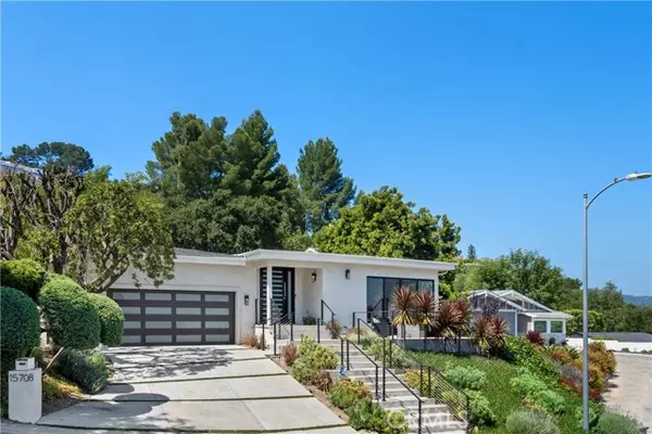 15708 Castlewoods DR, Sherman Oaks, CA 91403