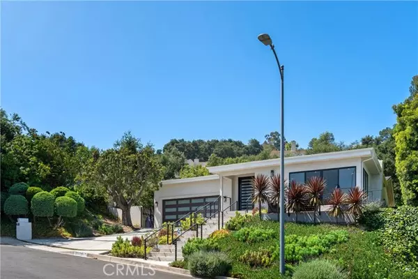 Sherman Oaks, CA 91403,15708 Castlewoods DR