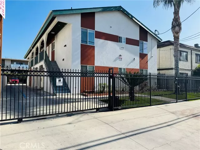 7228 Independence AVE, Canoga Park, CA 91303