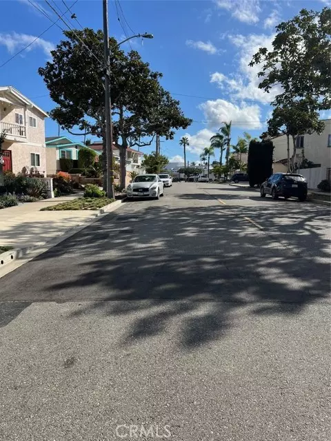 Redondo Beach, CA 90277,214 Camino Real