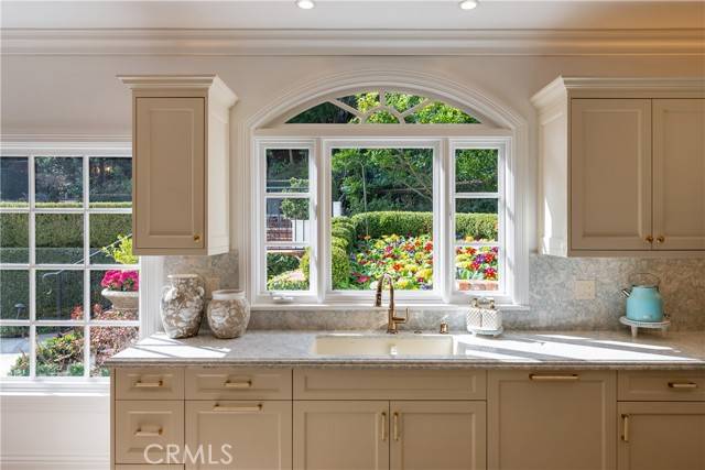 Encino, CA 91436,15530 Valley Vista BLD