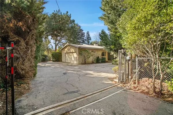 Woodland Hills, CA 91367,23112 Hatteras ST