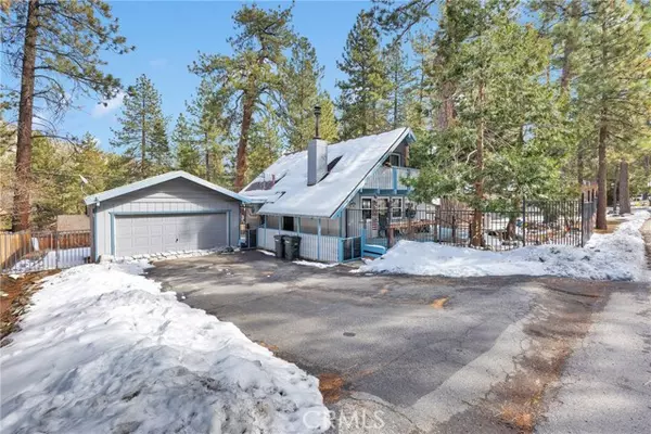 Wrightwood, CA 92397,1386 Helen ST